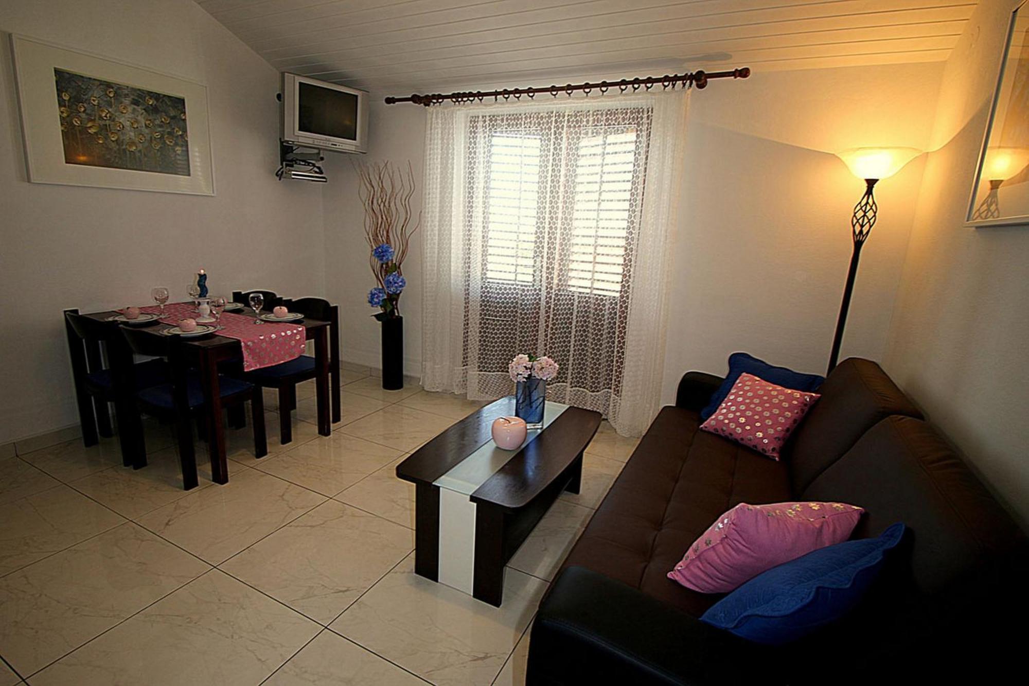 Villa Renipol Adults Only Sutivan Quarto foto